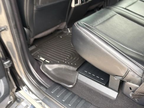 Used 2019 Ford F250 Lariat w/ Chrome Package image 52