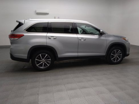 Used 2019 Toyota Highlander XLE image 10
