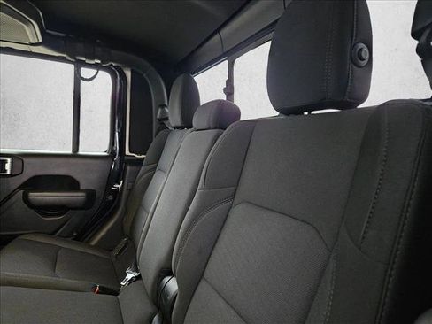 Used 2022 Jeep Gladiator Willys image 20