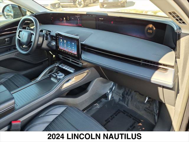 Certified 2024 Lincoln Nautilus Reserve AWD/4WD image 26