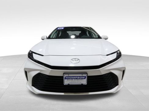 Used 2025 Toyota Camry LE image 7