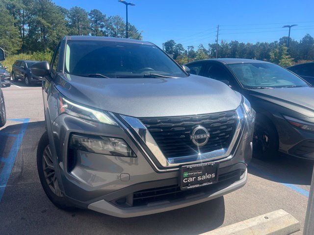 Used 2023 Nissan Rogue S AWD/4WD image 2