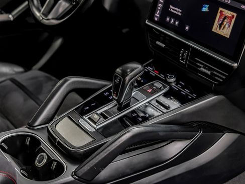 Used 2021 Porsche Cayenne GTS w/ Premium Package AWD/4WD image 29