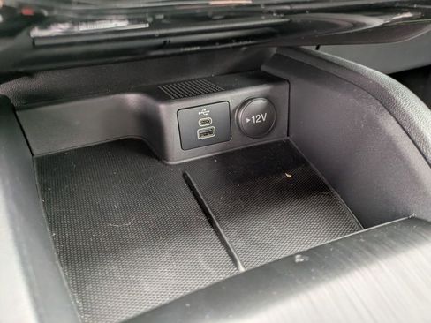 New 2024 Ford Escape SE FWD image 33