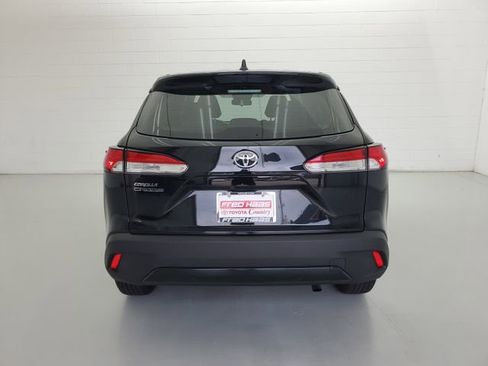 Used 2025 Toyota Corolla Cross L FWD image 6