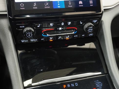 Certified 2023 Jeep Grand Cherokee L Overland image 38