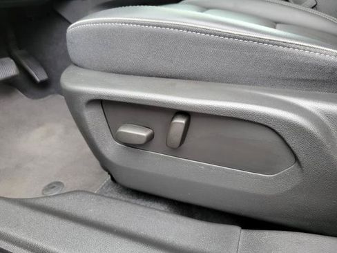 Used 2023 Buick Envision Essence AWD/4WD image 9