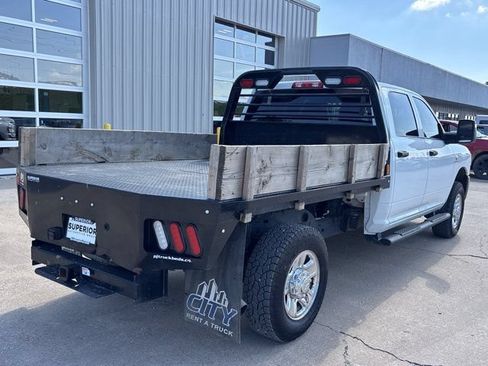 Used 2024 RAM 2500 Tradesman w/ Chrome Appearance Group AWD/4WD image 3