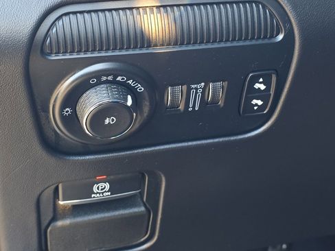 Used 2022 Jeep Grand Wagoneer Series III w/ Flexible Seating Group image 29