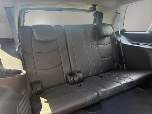 Used 2019 Cadillac Escalade Luxury AWD/4WD image 52