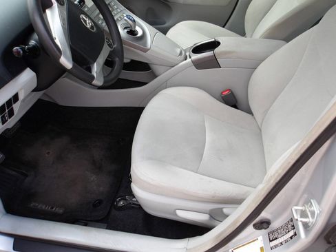 Used 2015 Toyota Prius Two image 6