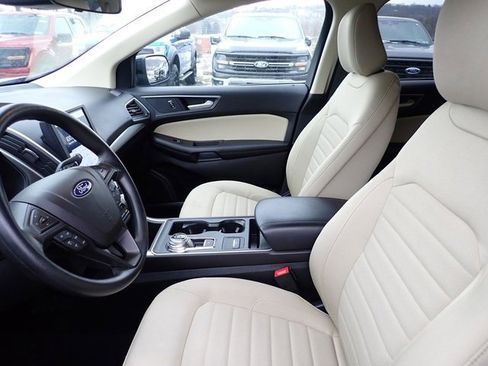 Used 2022 Ford Edge SE w/ Black Appearance Package image 15