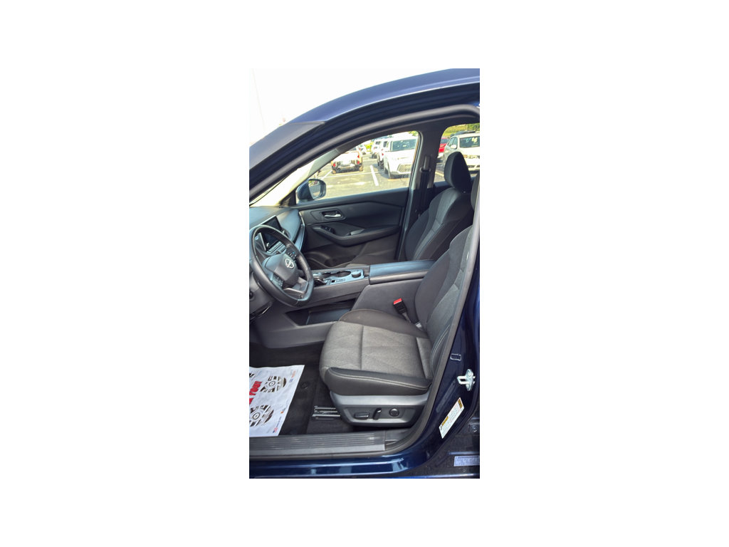 Used 2025 Nissan Rogue SV AWD/4WD image 12