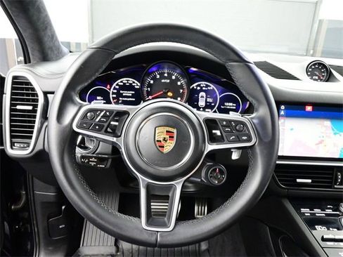 Used 2021 Porsche Cayenne GTS image 8