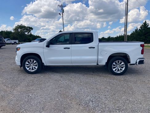 Used 2022 Chevrolet Silverado 1500 Custom RWD image 3
