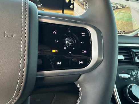 New 2025 Nissan Armada Platinum Reserve image 17