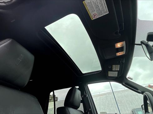 Used 2014 Lincoln Navigator 2WD image 22