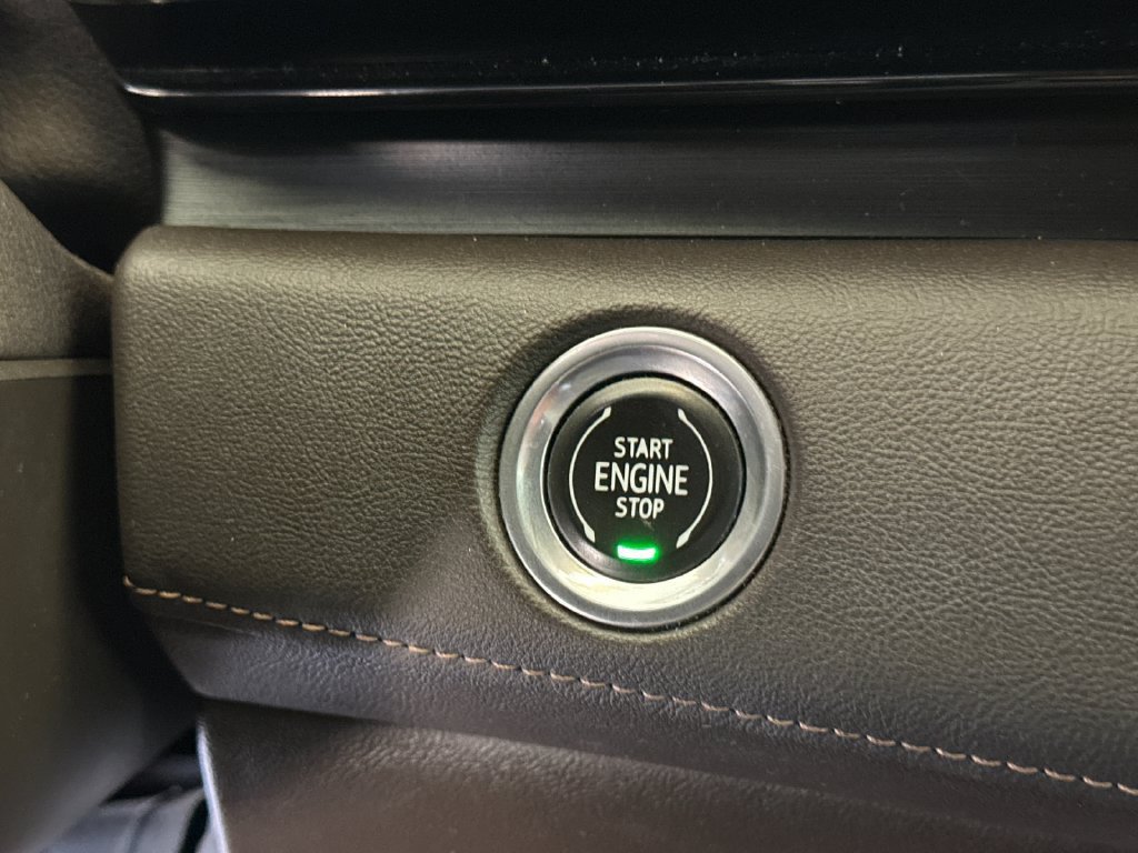 Used 2021 Cadillac Escalade Sport w/ Driver Assist Tech Package AWD/4WD image 27