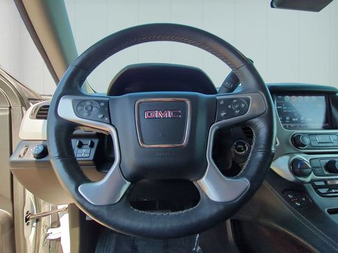 Used 2017 GMC Yukon SLT w/ Premium Edition AWD/4WD image 19