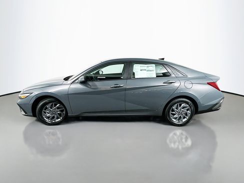 New 2026 Hyundai Elantra Blue FWD image 4