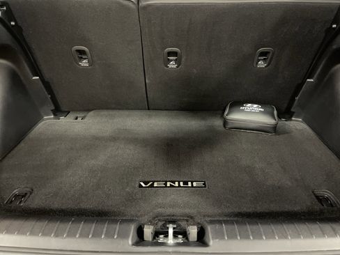 Used 2023 Hyundai Venue Limited w/ Cargo Package image 11