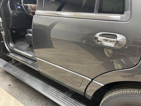 Used 2016 Lincoln Navigator Select RWD image 33