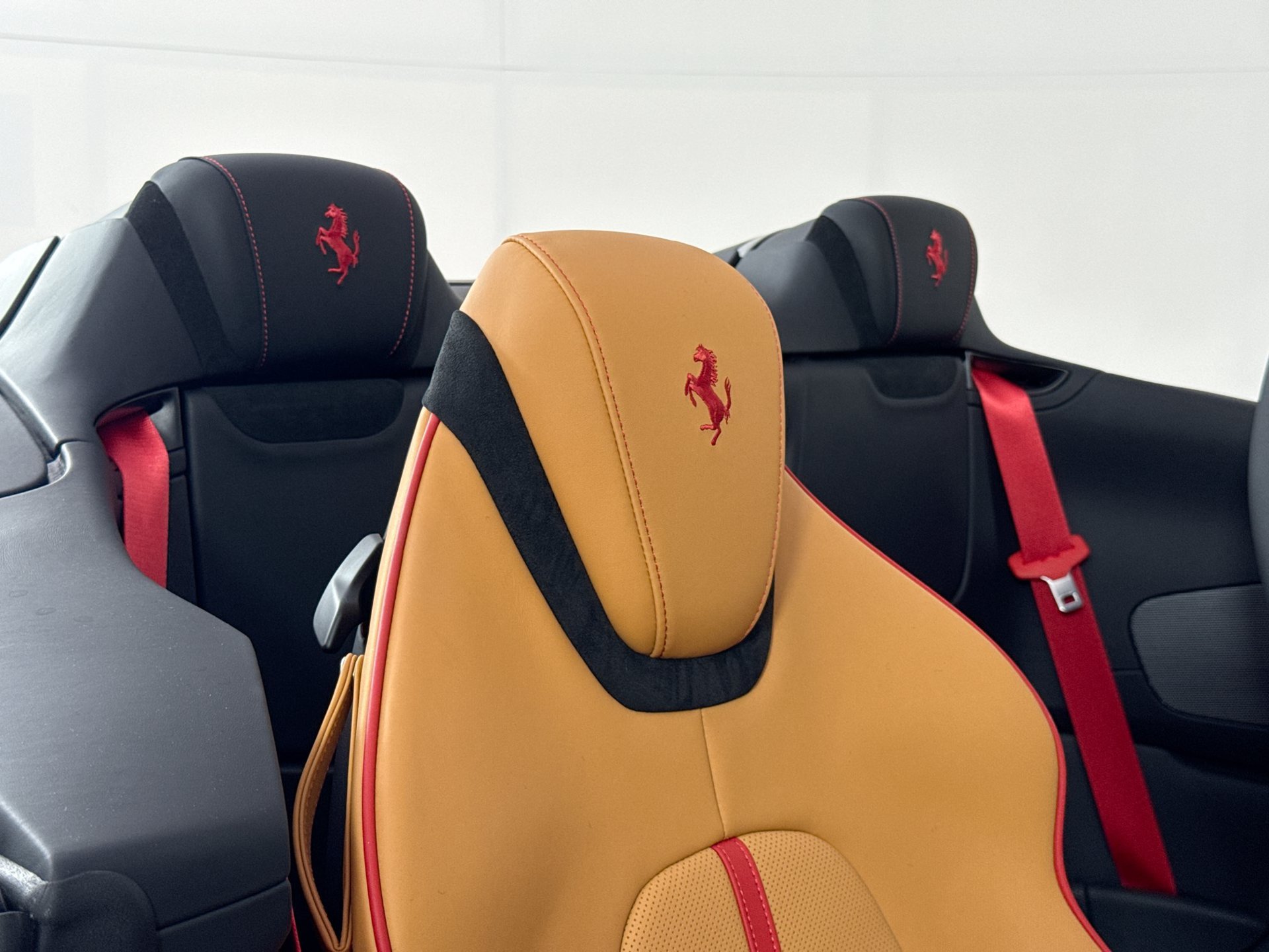 Certified 2024 Ferrari Roma Spider RWD image 25