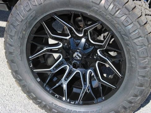 Used 2024 RAM 2500 Big Horn w/ Sport Appearance Package image 16