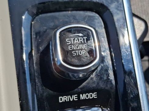 Used 2020 Volvo S60 T6 Momentum AWD/4WD image 23