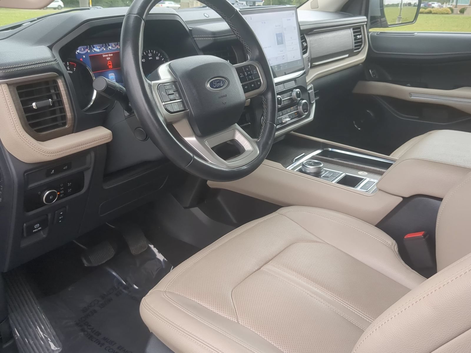 Used 2024 Ford Expedition Limited RWD image 15