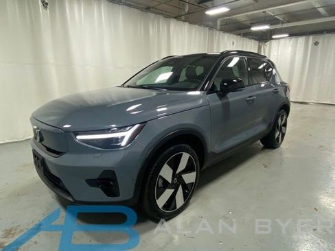 Used 2023 Volvo XC40 Recharge Ultimate AWD/4WD image 1