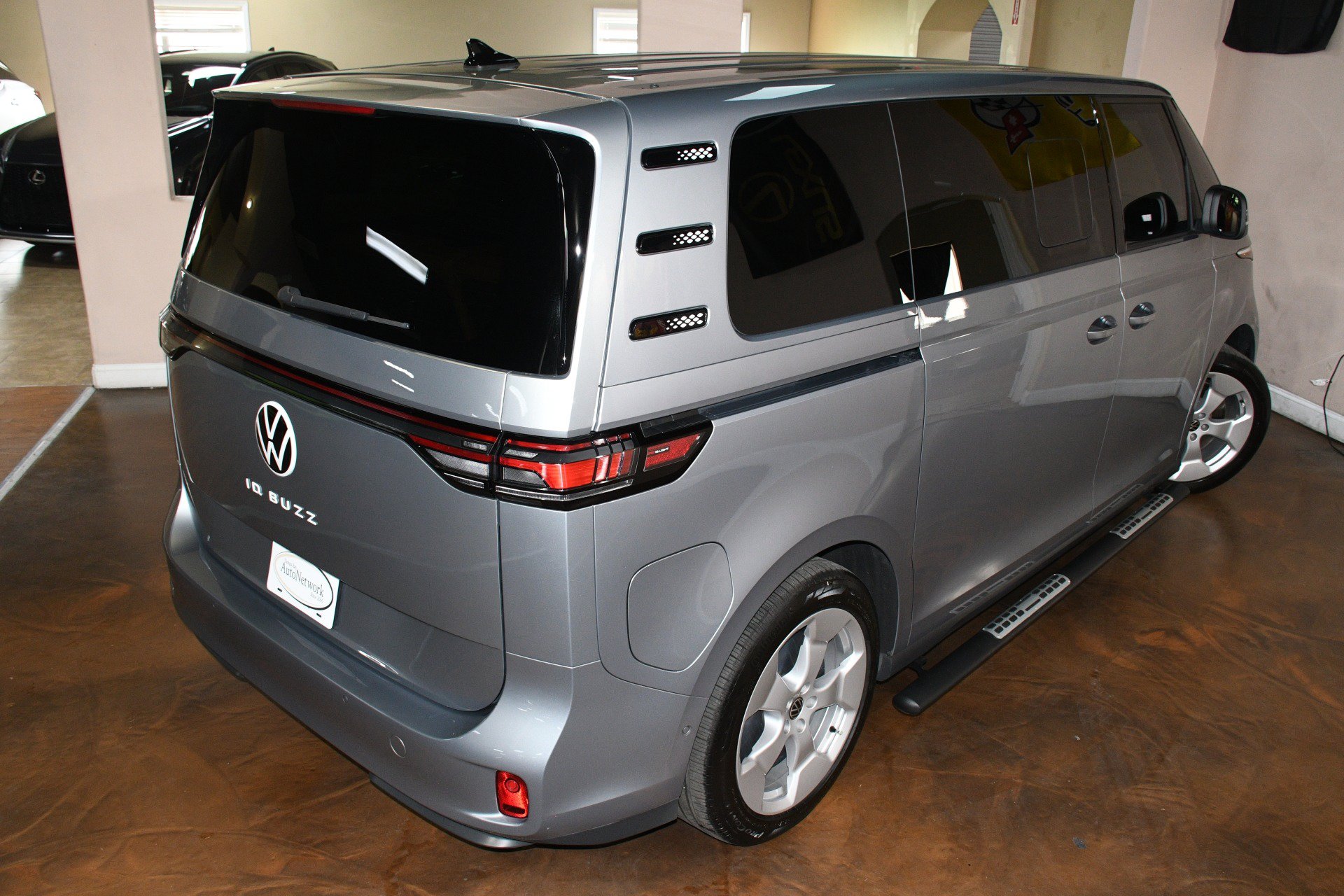 Used 2025 Volkswagen ID. Buzz Pro S RWD image 79
