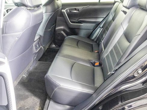 Used 2022 Toyota RAV4 XLE Premium image 37