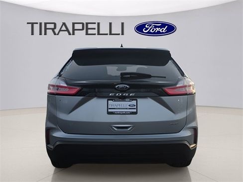Certified 2022 Ford Edge SE image 16