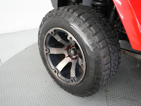 Used 2015 Jeep Wrangler Unlimited Rubicon w/ Connectivity Group image 51