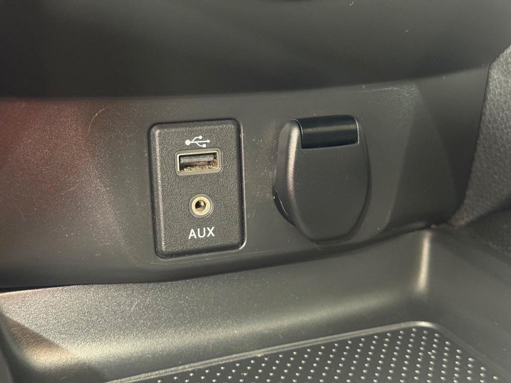 Used 2017 Nissan Rogue SV AWD/4WD image 20