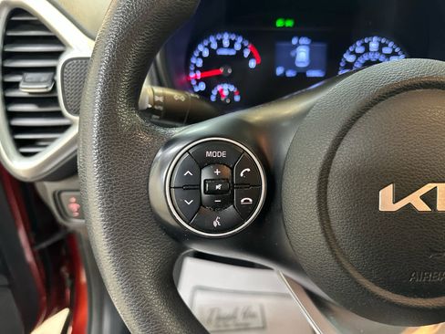 Used 2022 Kia Soul LX image 20