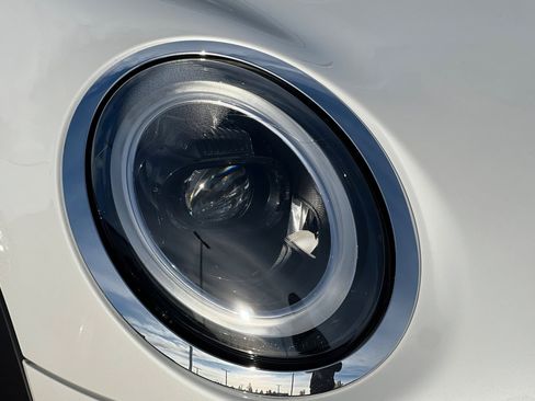 Used 2024 MINI Cooper SE w/ Signature Upholstery Package image 10