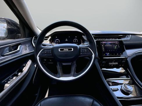 Certified 2022 Jeep Grand Cherokee L Limited AWD/4WD image 11