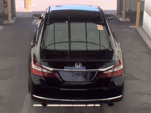 Used 2017 Honda Accord Sport image 5