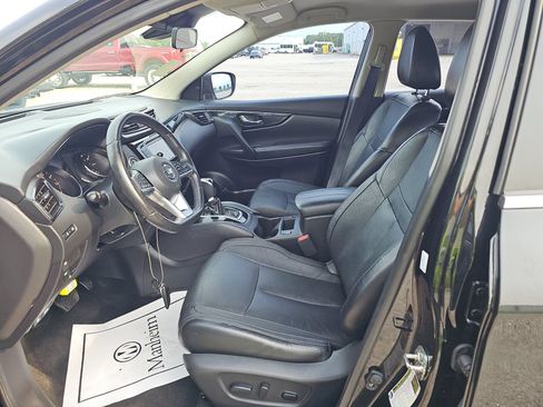Used 2019 Nissan Rogue Sport SL FWD image 7