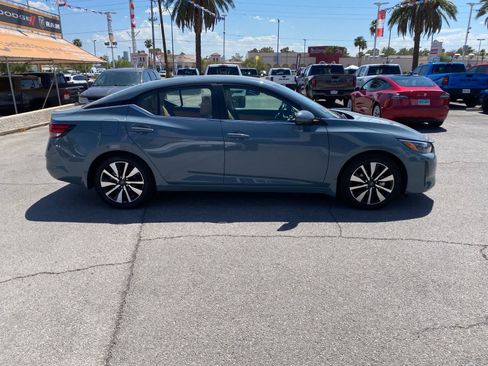 Used 2025 Nissan Sentra SV w/ SV Premium Package FWD image 4
