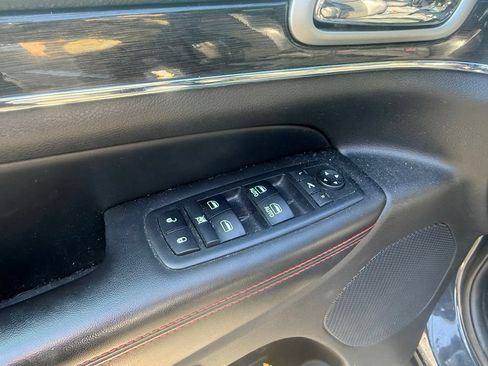 Used 2018 Jeep Grand Cherokee Trailhawk w/ Trailhawk Luxury Group AWD/4WD image 15