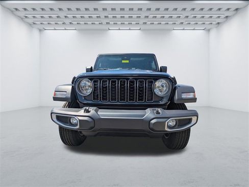 New 2025 Jeep Gladiator Sport image 2