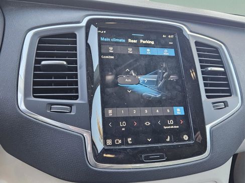 Used 2023 Volvo XC90 B5 Core w/ Protection Package Premier image 12