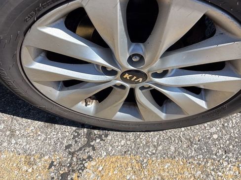 Used 2018 Kia Optima EX w/ Premium Package FWD image 16