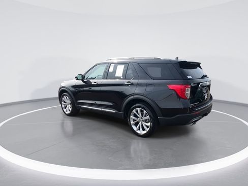 Used 2023 Ford Explorer Platinum w/ Technology Package image 6