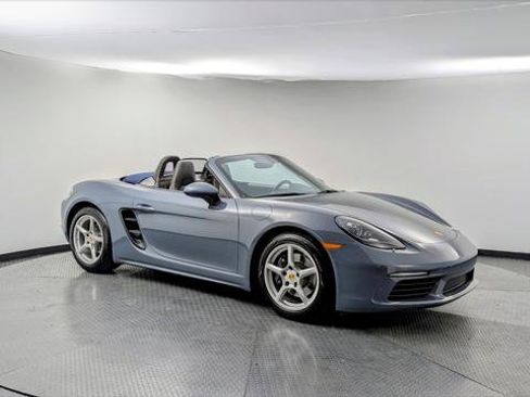 Used 2017 Porsche 718 Boxster image 9