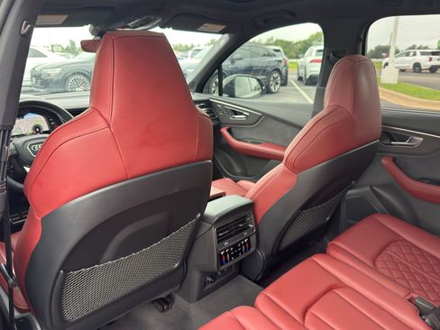 Used 2025 Audi SQ7 Prestige w/ Prestige Package AWD/4WD image 23