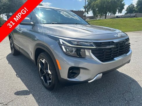 Used 2024 Kia Seltos EX AWD/4WD image 1